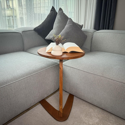 C-Shaped Solid Wood Side Table – Compact Sofa Table & Laptop Desk